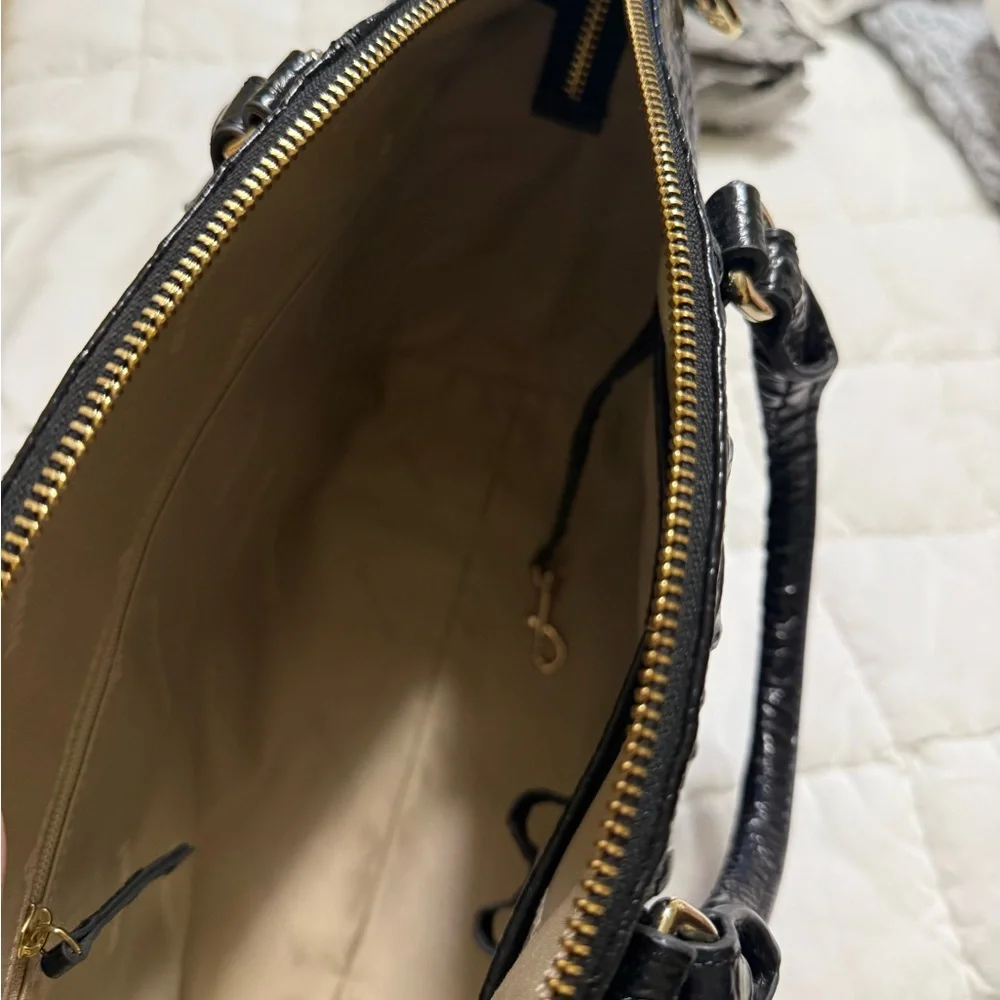 Brahmin Duxbury satchel! Medium size Black! - Picture 4 of 6